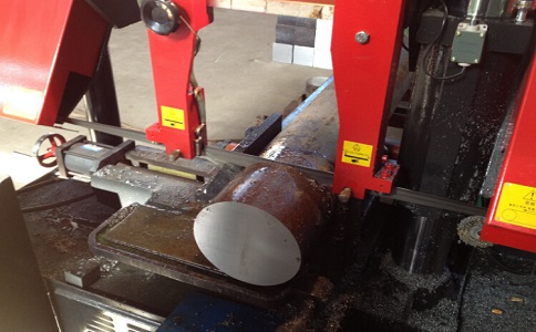 乐业卧式带锯床加工时出现明显振荡如何排查？