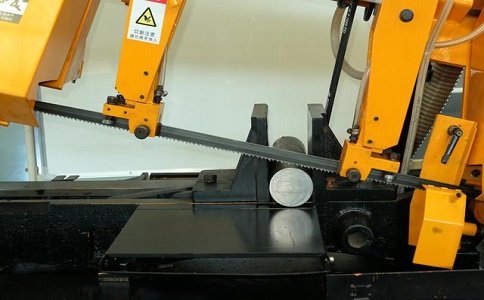 乐业数控带锯床自动送料精度会出现偏差吗？